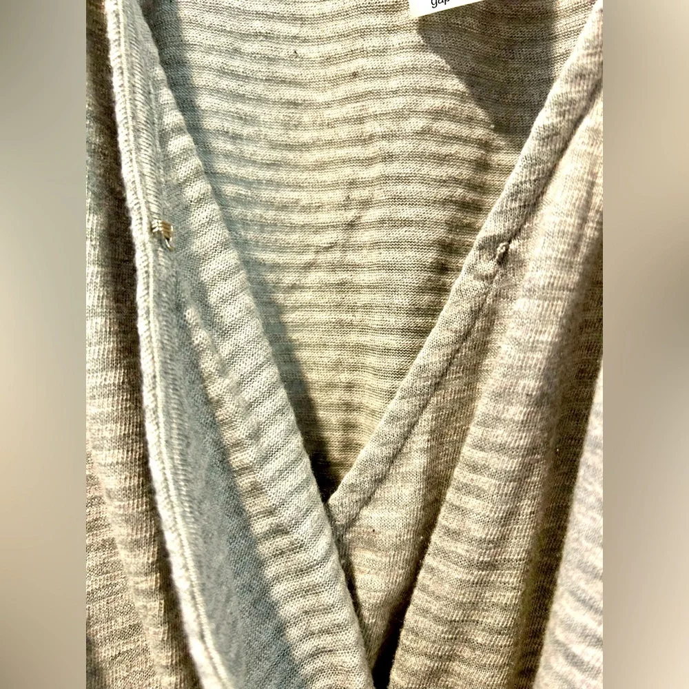 Gap Romper, Sz L, Gray, Wrap top w/ hook and eye closure, Pockets, Tie belt NWT - Picture 2 of 7